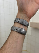 Load image into Gallery viewer, 1998 Oakley ‘Timebomb’ Watch - Size OS