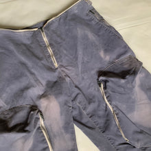 Load image into Gallery viewer, 2000s Helmut Lang Astro Cargo Shorts - Size M
