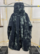 Load image into Gallery viewer, aw1998 Issey Miyake Crinkle Dyed Puffer with High Neck and Fleece Lining - Size L