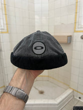 Load image into Gallery viewer, 2000s Oakley Canvas Brimless Logo Cap - Size S
