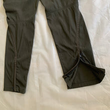 Load image into Gallery viewer, aw2000 Issey Miyake Khaki Hidden Cargo Pants - Size M