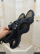 Load image into Gallery viewer, 2000s Oakley ‘Big Smoke’ Sandals in Black - Size 12.5 US