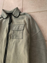 Load image into Gallery viewer, 1990s Griffin Snow Grey Micro-Fleece Jacket with Articulate Sleeves - Size L