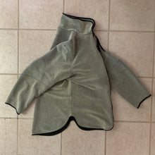 Load image into Gallery viewer, 1990s Griffin Snow Grey Micro-Fleece Jacket with Articulate Sleeves - Size L