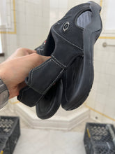 Load image into Gallery viewer, 2000s Oakley ‘Solid Smoke’ Sandals - Size 9 US