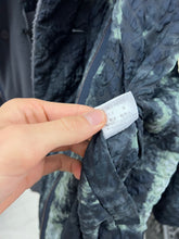 Load image into Gallery viewer, aw1998 Issey Miyake Crinkle Dyed Puffer with High Neck and Fleece Lining - Size L
