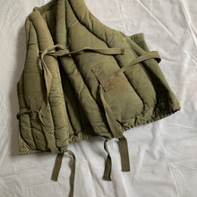 Load image into Gallery viewer, 1940s Vintage WW2 US Navy Kapok Life Jacket - Size OS
