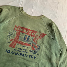Load image into Gallery viewer, 1950s Vintage USAF Rakkasanas Sweater - Size M