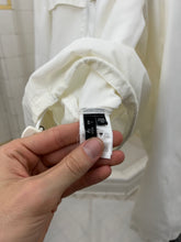 Load image into Gallery viewer, 2000s Samsonite 'Travel Wear' White Windbreaker with Bill Brimmed Hood - Size M