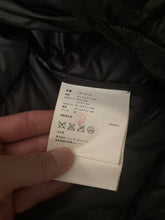 Load image into Gallery viewer, aw2004 Junya Watanabe Black C Shaped Cropped Down Puffer - Size M