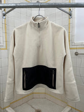 Load image into Gallery viewer, 2000s Samsonite ‘Travel Wear’ White Fleece Pullover - Size S