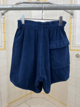 Load image into Gallery viewer, 2000s Griffin Fleece Drawcord Shorts - Size M