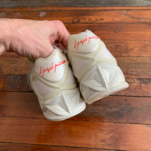 Load image into Gallery viewer, aw2002 Yohji Yamamoto x Adidas White Tenet Flower - Size 8.5 US
