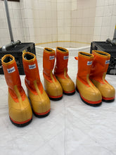 Load image into Gallery viewer, Asics W-DX 2 Arctic Boots - Size 11-12 (28.5cm)