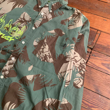 Load image into Gallery viewer, ss2006 Vintage Stussy x Futura x Maharishi DPM Shirt - Size M