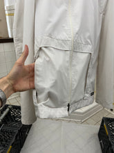 Load image into Gallery viewer, 2000s Samsonite ‘Travel Wear’ Light Jacket with Mesh Front Pockets and Back Cargo Pocket - Size M