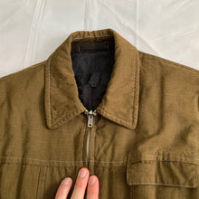 Load image into Gallery viewer, ss1999 CDGH+ Reversible Olive Work Jacket with Frill Lining - Size M