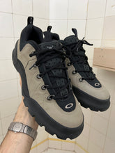 Load image into Gallery viewer, 2000s Oakley ‘Nail’ Low Top in Sand - Size 12 US