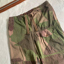 Load image into Gallery viewer, 1940s Vintage WW2 British SAS Brushed Camo Cargo Pants - Size XL