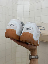 Load image into Gallery viewer, 2000s Oakley 'Radar' Shoes in White and Gum Sole - Size 11.5 US
