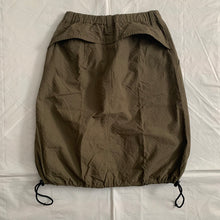Load image into Gallery viewer, ss2000 Issey Miyake Dark Khaki Textured Nylon Bunge Hem Skirt - Size M