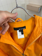 Load image into Gallery viewer, 2000s Samsonite ‘Travel Wear’ Windbreaker with Back Shoulder Vent - Size S