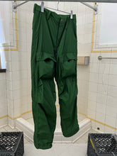 Load image into Gallery viewer, ss2007 Issey Miyake Green Textured Nylon Tactical Pants - Size M