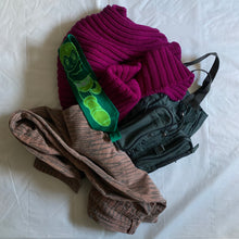 Load image into Gallery viewer, 1990s Yohji Yamamoto Magenta Circular Weave Wool Sweater - Size M