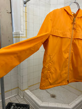 Load image into Gallery viewer, 2000s Samsonite ‘Travel Wear’ Windbreaker with Back Shoulder Vent - Size S
