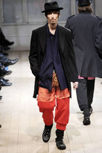 Load image into Gallery viewer, aw2009 Yohji Yamamoto Red Cupro Cobra Shorts - Size XL