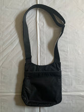 Load image into Gallery viewer, 2000s Vintage TUMI T-TECH 5132D Black Saddle Bag - Size OS