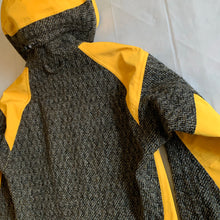 Load image into Gallery viewer, aw2005 Junya Watanabe Yellow Goretex Technical Jacket - Size M