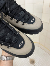 Load image into Gallery viewer, 2000s Oakley ‘Nail’ Low Top in Sand - Size 12 US