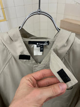 Load image into Gallery viewer, 2000s Samsonite 'Travel Wear' Khaki Hooded Windbreaker - Size L