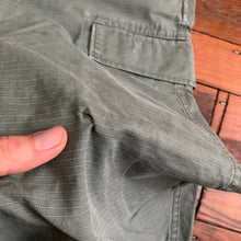 Load image into Gallery viewer, 1999 General Research Faded Sage Ripstop Cargo Pants - Size M