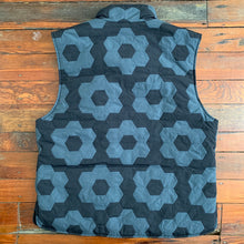 Load image into Gallery viewer, aw2002 Issey Miyake Thinsulate Down Honeycomb Vest - Size M