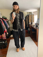 Load image into Gallery viewer, 2000s Vintage TUMI Black Traveler Cargo Vest - Size XL