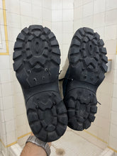 Load image into Gallery viewer, 2000s Oakley ‘Nail’ Mid Sneaker - Size 7 US