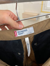 Load image into Gallery viewer, 2000s Levis Engineered Jeans Nylon Twist Seam Pants - Size M