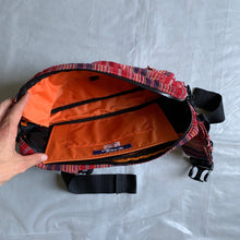 Load image into Gallery viewer, ss2005 Junya Watanabe Navajo Waistbag - Size OS