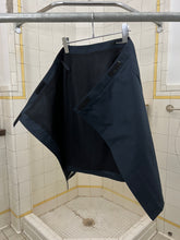 Load image into Gallery viewer, 2000s Samsonite ‘Travel Wear’ Navy Short Technical Skirt - Size M