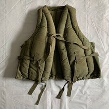 Load image into Gallery viewer, 1940s Vintage WW2 US Navy Kapok Life Jacket - Size OS