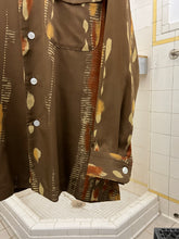 Load image into Gallery viewer, aw1992 Issey Miyake Brown Graphic Shirt - Size L