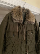 Load image into Gallery viewer, 1990s Armani Olive Quilted M65 Field Jacket with Fur Collar - Size M
