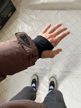 Load image into Gallery viewer, 2000s Vintage Oakley Anatomical Snowboard Puffer - Size L