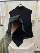 Load image into Gallery viewer, 2000s Samsonite ‘Travel Wear’ Wool Cargo Vest - Size L