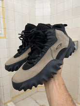 Load image into Gallery viewer, 2000s Oakley ‘Chopsaw’ Mid Sneakers - Size 9 US