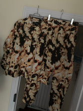 Load image into Gallery viewer, aw2010 Issey Miyake Articulated Twist Knee Nylon Lava Graphic Pants - Size L