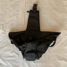 Load image into Gallery viewer, aw2000 Issey Miyake Large Transformable Waistbag/Cargobag - Size OS