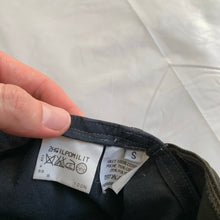 Load image into Gallery viewer, ss2001 Margiela Navy Reconstructed Hunting Vest - Size M